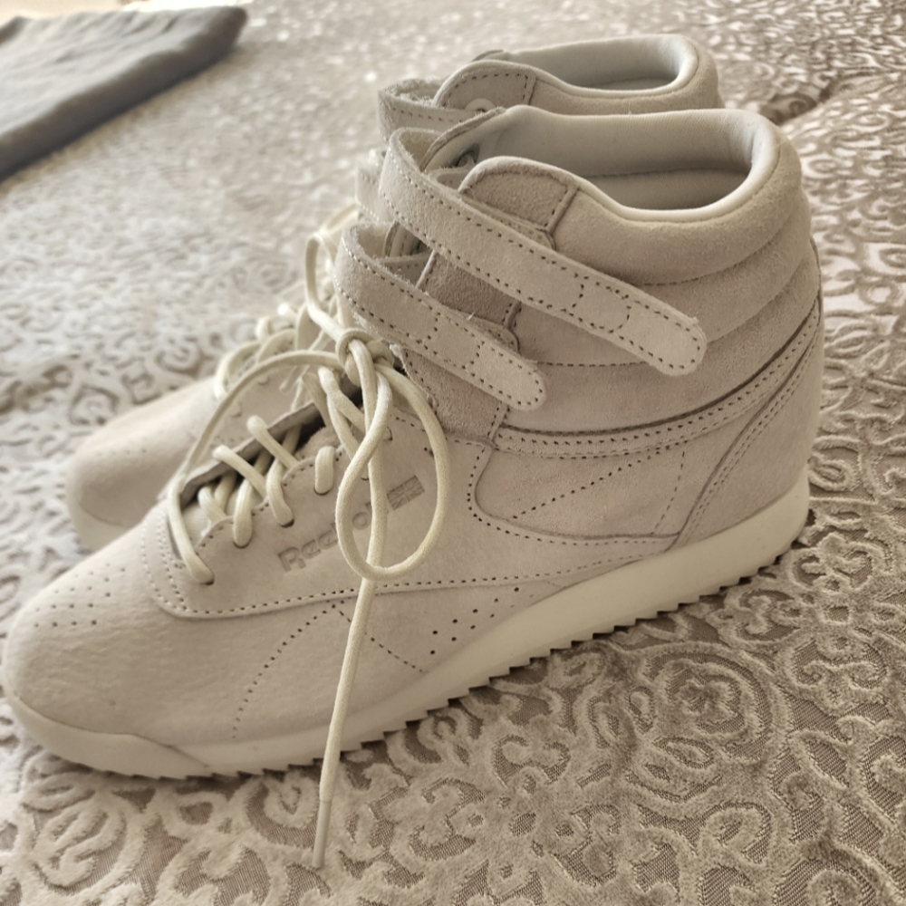 Reebok Sneakers
